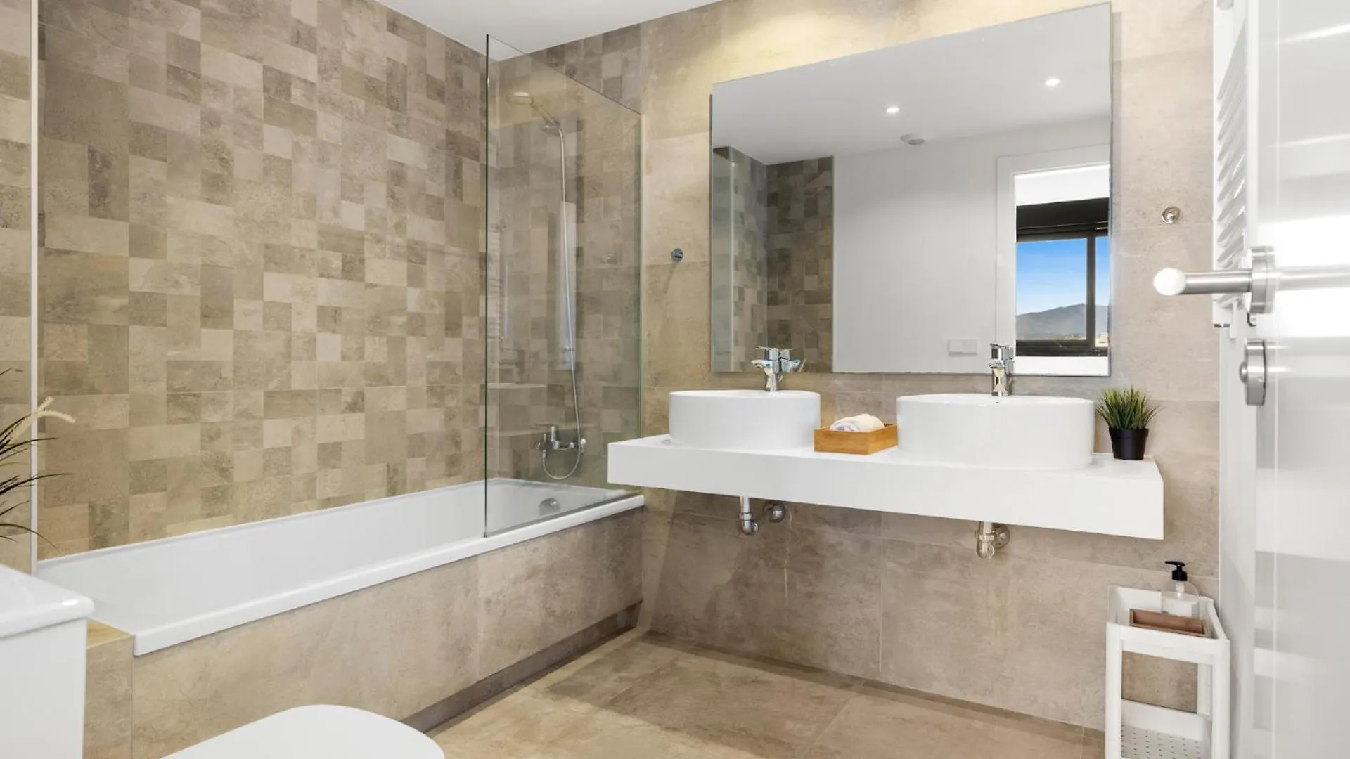 Infinity Pool Stunning Apartment In Estepona By Costarentals - Ref M44